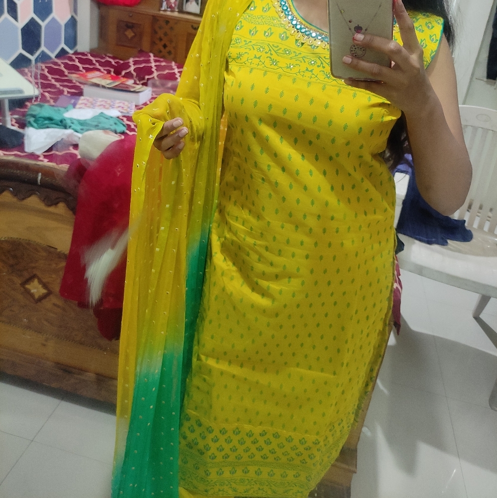 Kurta pant and duppatta - Picture 5 of 7